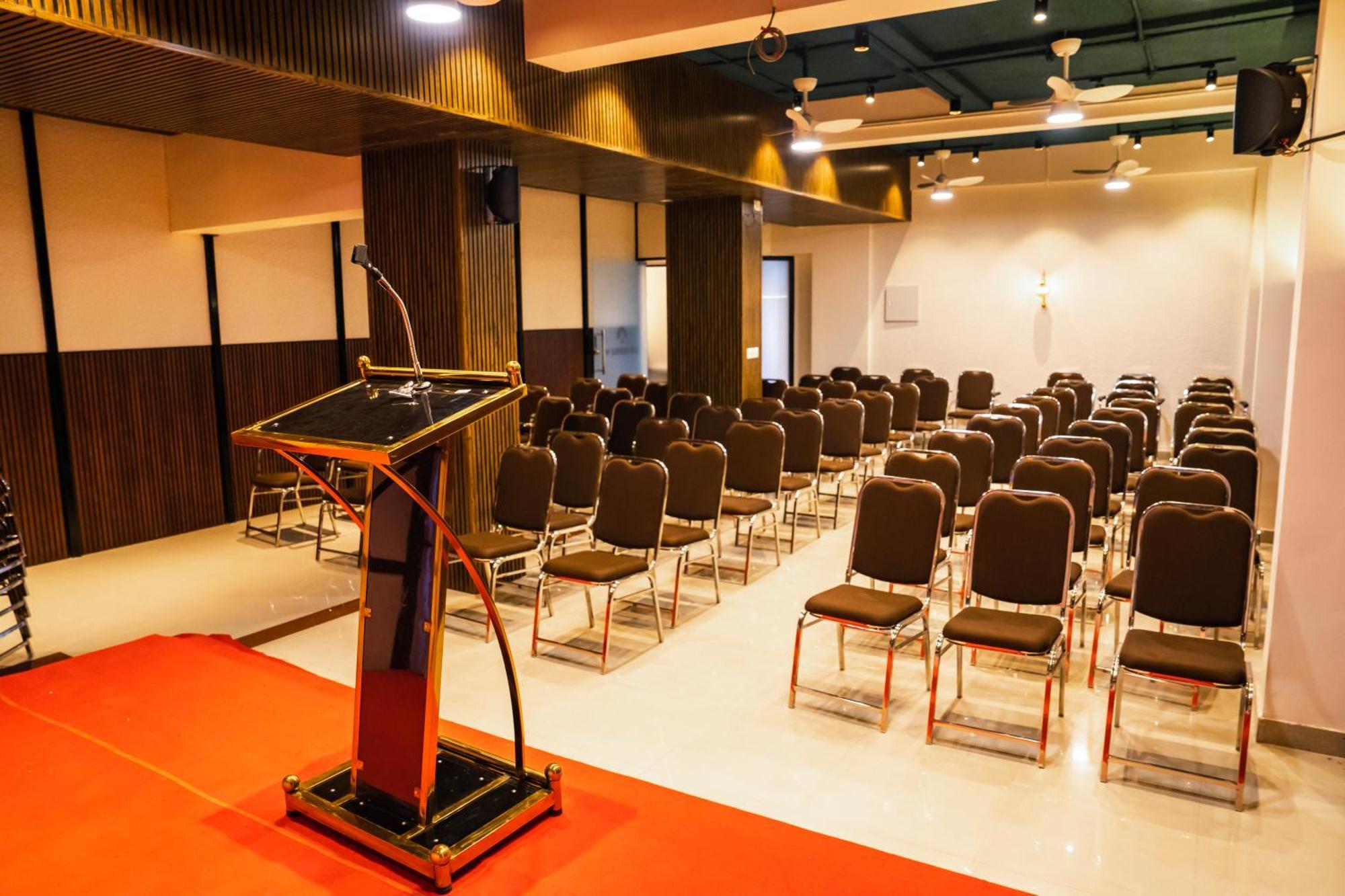 Palcastle Regency Hotel ปาลักกัด ภายนอก รูปภาพ