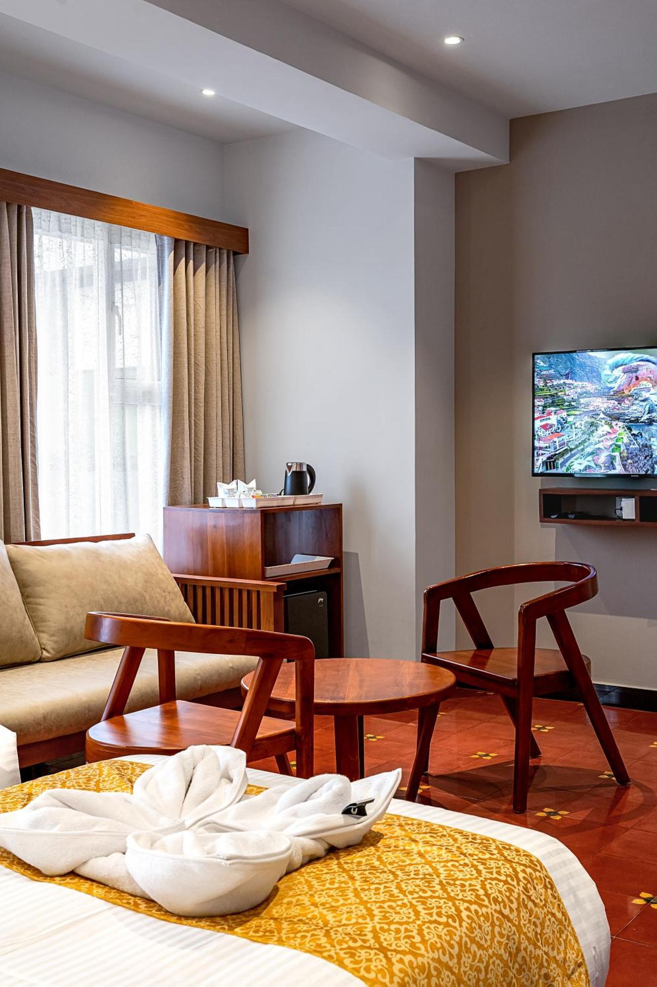 Palcastle Regency Hotel ปาลักกัด ภายนอก รูปภาพ
